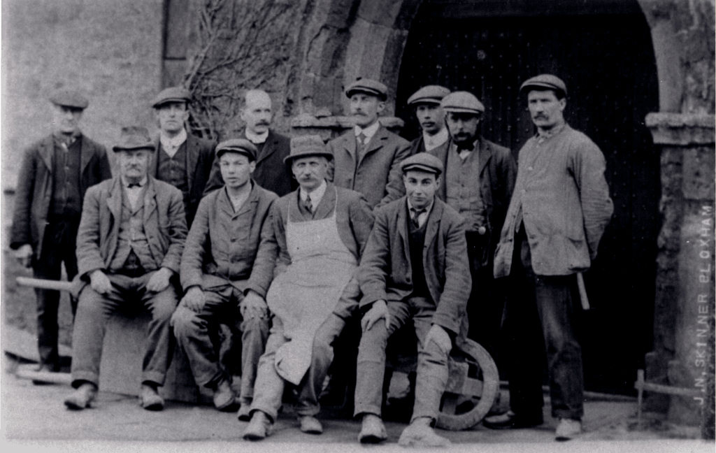 Group of workmen (1912)